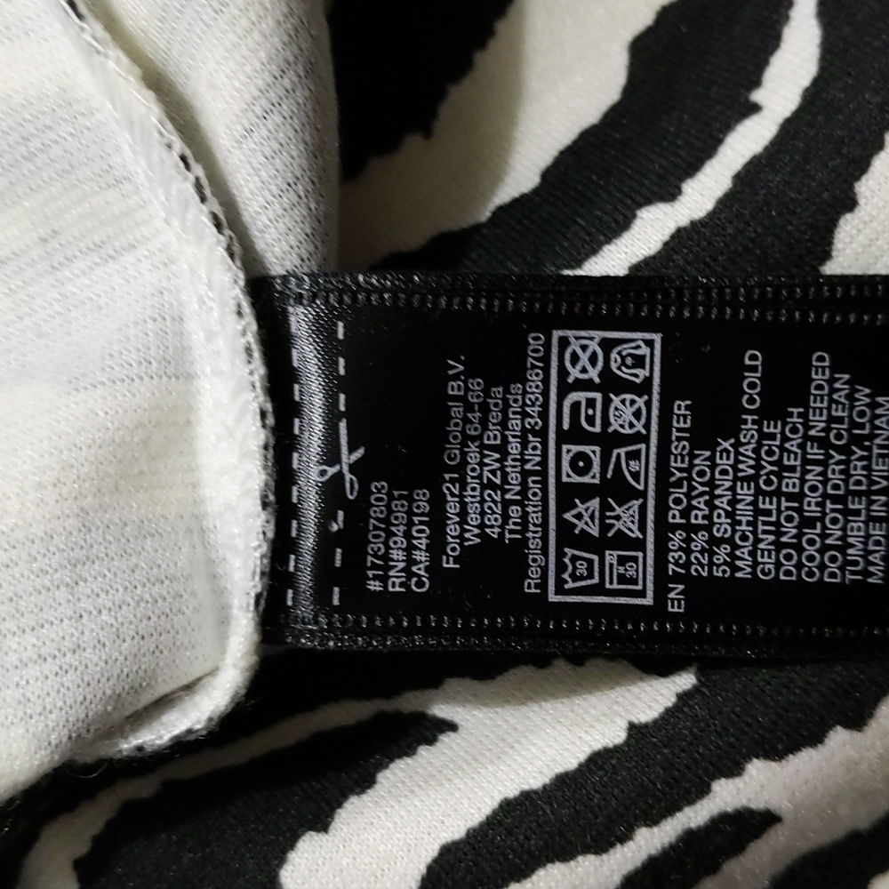 Zebra 🦓 stripped sexy dress - Picture 6 of 7